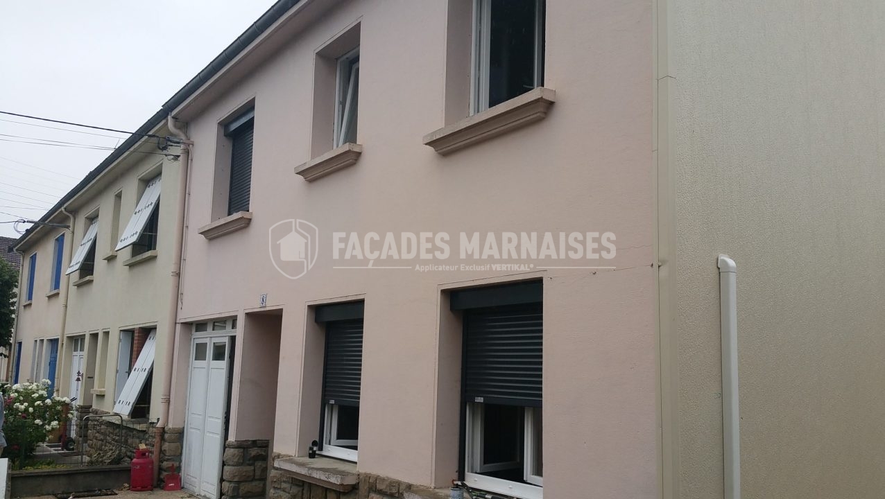 Peintre façades d'une maison à Witry-lès-Reims , 51420, Marne